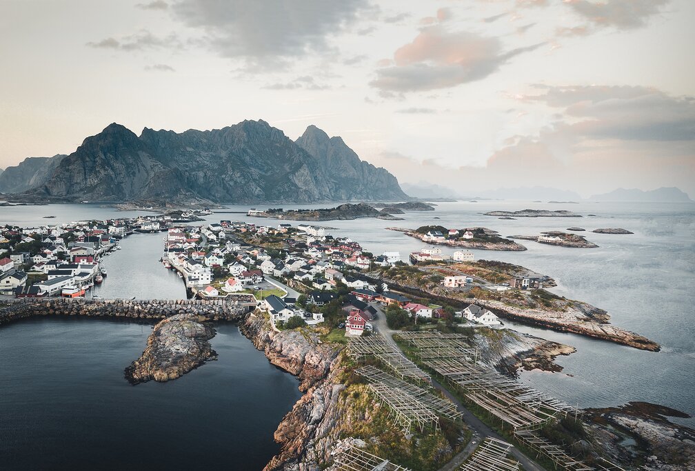 The Amazing Islands of Norway, Lofoten Photography Coffee Table Book for  All: Beautiful Pictures for Relaxing & Meditation, for Travel Lovers. One  of
