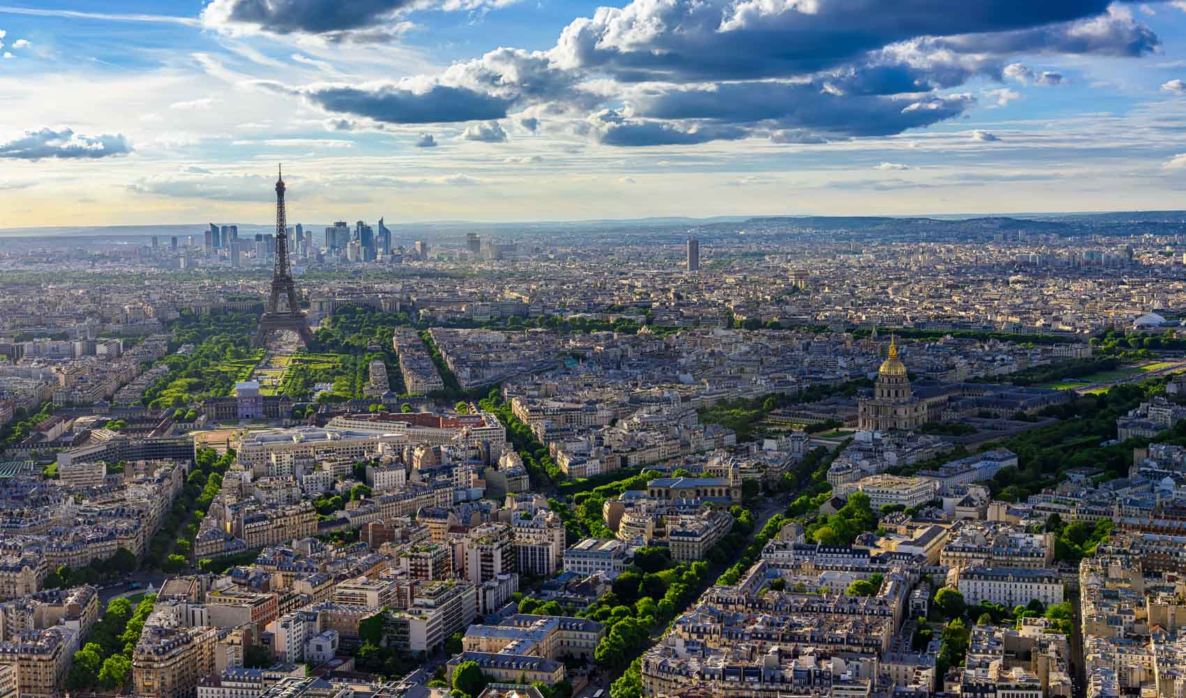 Ride and Seek - Skyline of Paris with Eiffel Tower